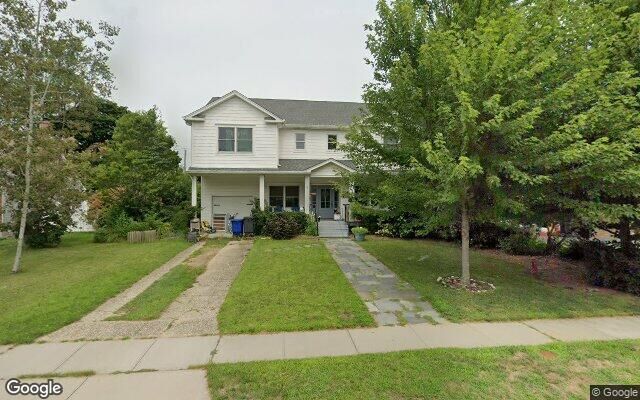 9 Floral Ln, Saint James, NY 11780
