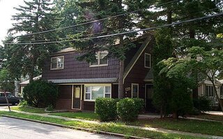 90 Charles St, Lynbrook, NY 11563
