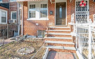919 E 221st St, Bronx, NY 10469