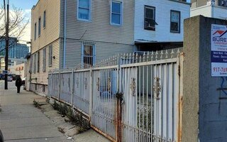 92-53 168th Pl, Jamaica, NY 11433