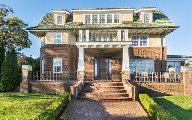 921 Oriental Blvd, Brooklyn, NY 11235 (Porch)