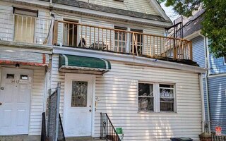 94-19 40th Rd, Elmhurst, NY 11373