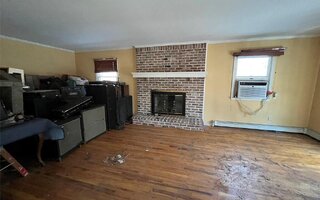 94 Carman Pl, Amityville, NY 11701
