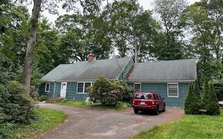 955 Deep Hole Dr, Mattituck, NY 11952