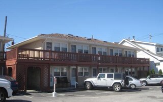 979 Oceanfront St #102, Long Beach, NY 11561