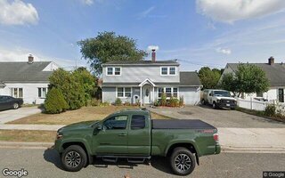 103 Valley Rd, Levittown, NY 11756