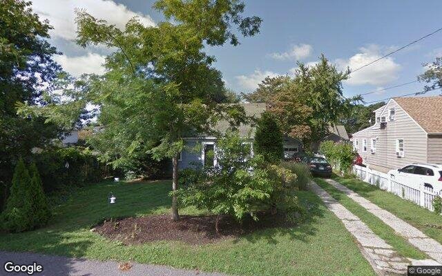 685 Howard Ave, Copiague, NY 11726